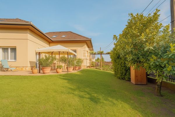 Eladó Tahitótfalu Családi ház