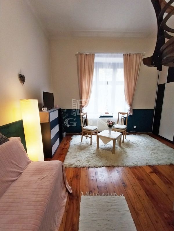 Eladó Budapest I. kerület Lakás (téglaépítésű)