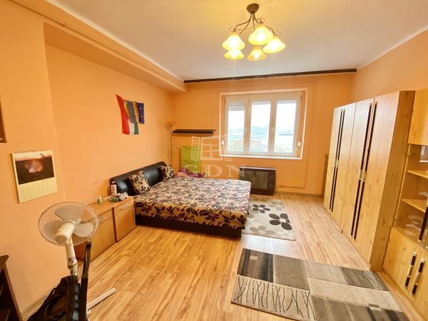 Eladó Budapest XX. kerület Lakás (téglaépítésű)