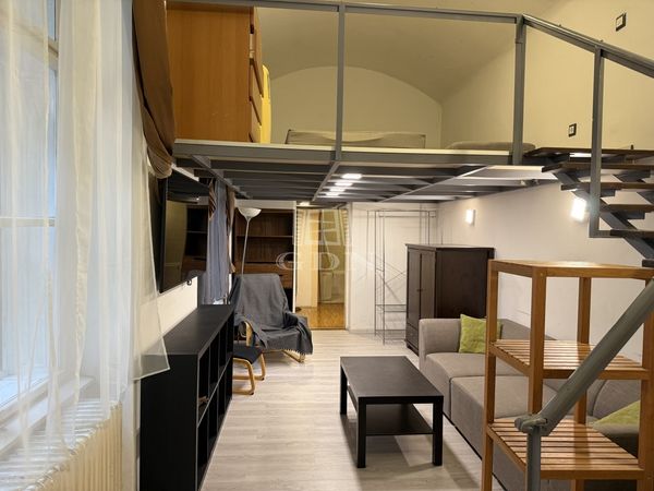 Kiadó Budapest V. kerület Lakás (téglaépítésű)