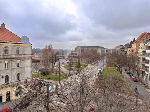 Eladó Budapest II. kerület Lakás (téglaépítésű)