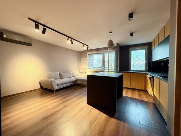 Eladó Budapest III. kerület Lakás