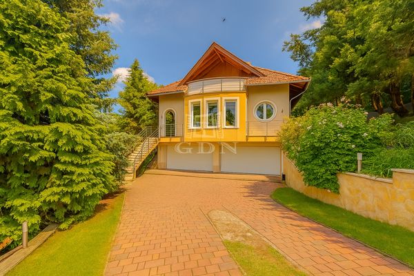 Eladó Szentendre Családi ház