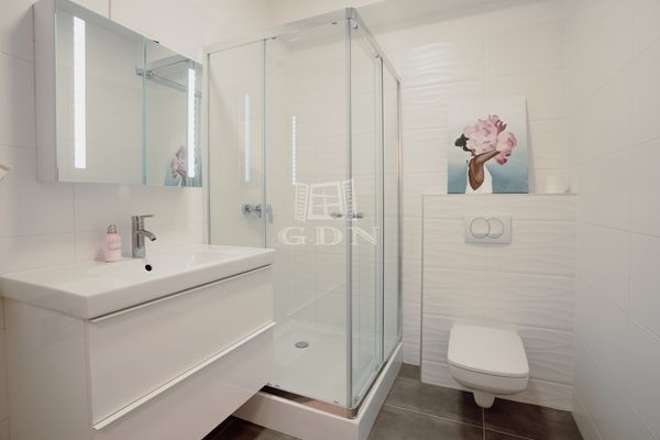 Eladó Budapest III. kerület Lakás (téglaépítésű)