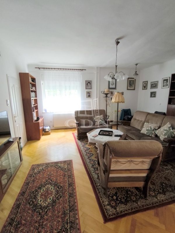 Eladó Budapest XI. kerület Családi ház