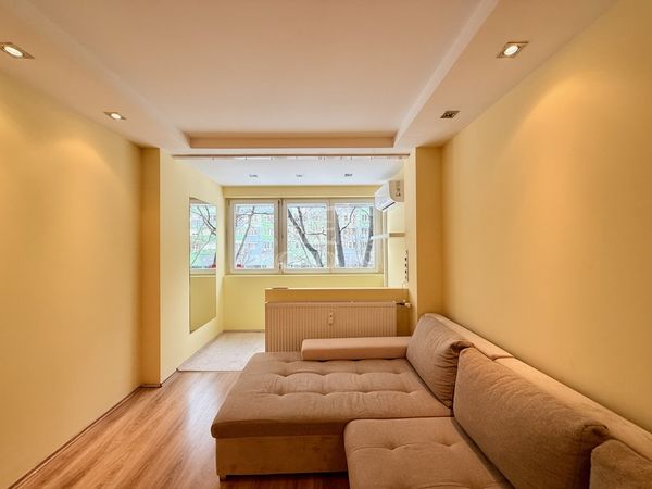 Eladó Budapest III. kerület Lakás (panel)