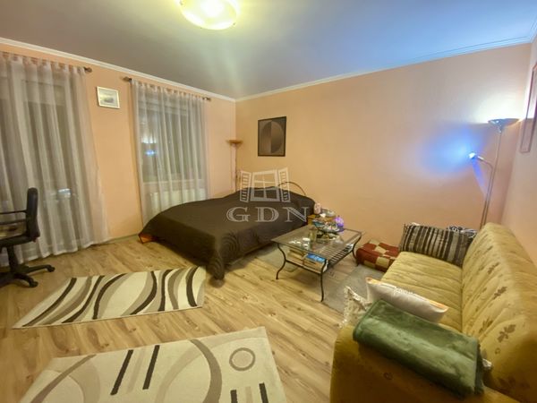 Eladó Budapest XV. kerület Lakás