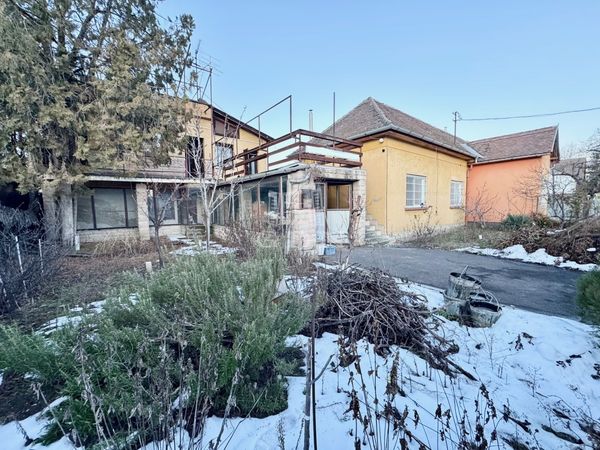 Eladó Budapest III. kerület Családi ház