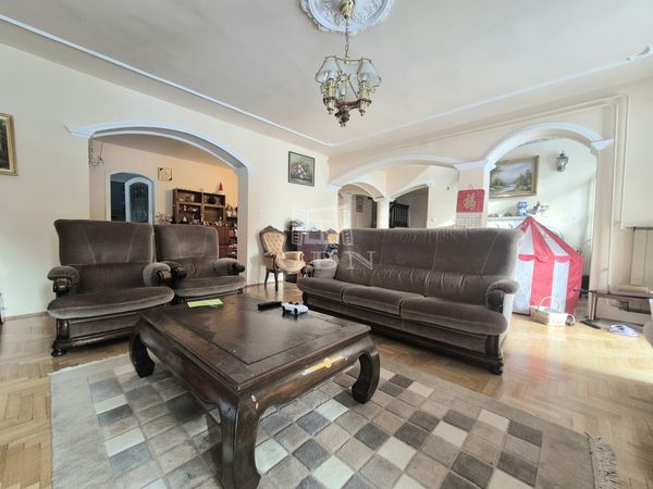 Eladó Budapest II. kerület Családi ház