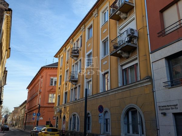 Eladó Budapest VIII. kerület Lakás