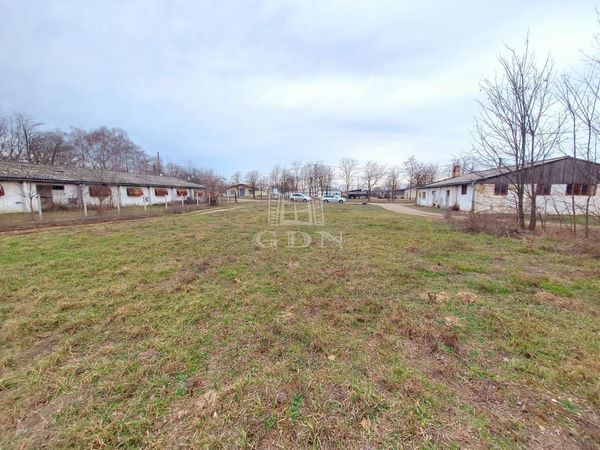 Eladó Inárcs Ipari terület