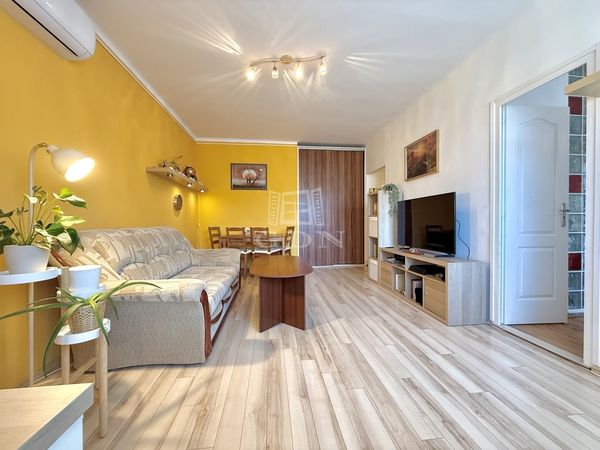 Eladó Budapest XVI. kerület Lakás