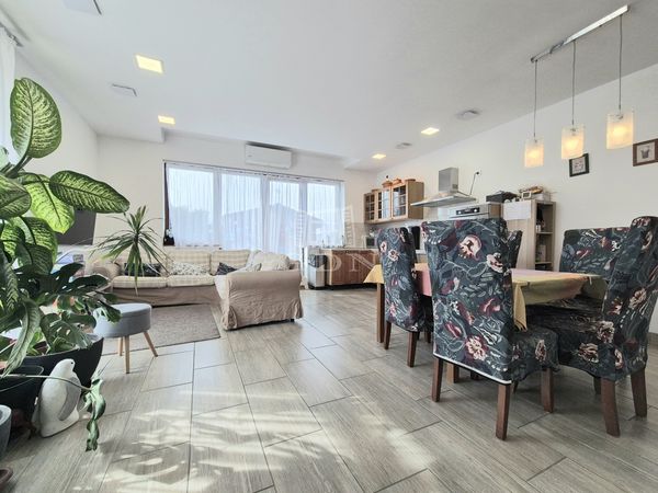 Eladó Mogyoród Családi ház