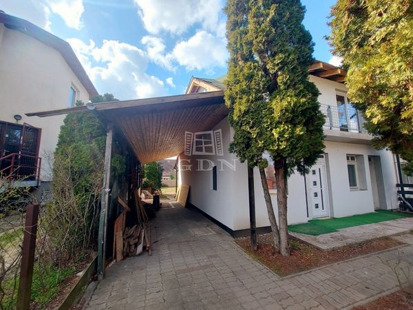 Eladó Budapest XVII. kerület Ikerház