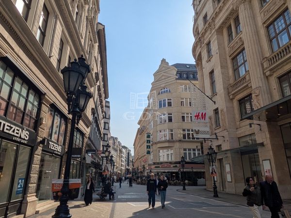 Eladó Budapest V. kerület Lakás