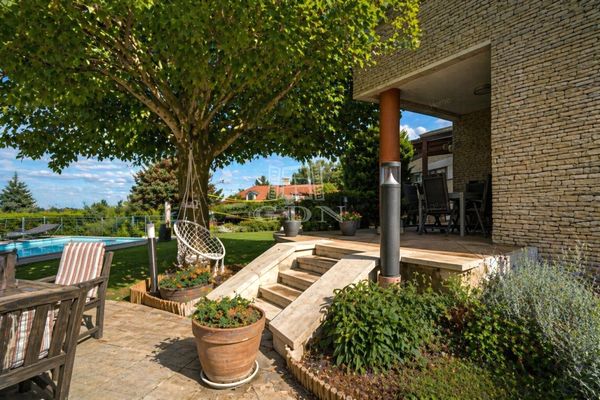 出卖 Budapest III. kerület 家庭别墅