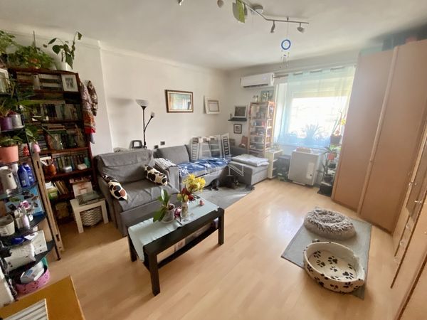 Eladó Budapest X. kerület Lakás (téglaépítésű)