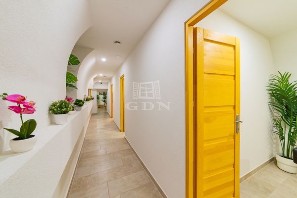 Eladó Budapest VII. kerület Üzlethelyiség