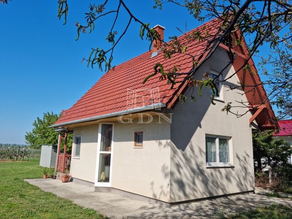 出卖 Siófok 夏季别墅