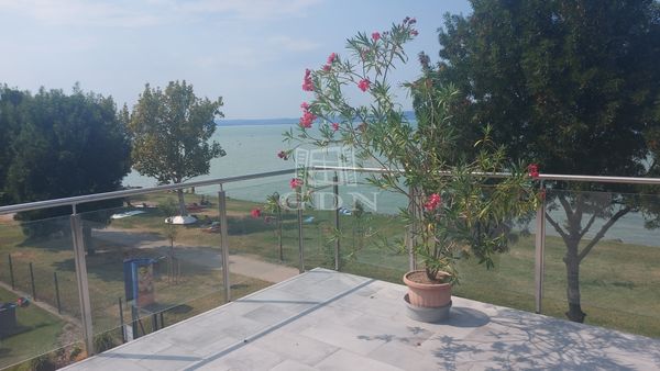 Eladó Siófok Lakás (téglaépítésű)