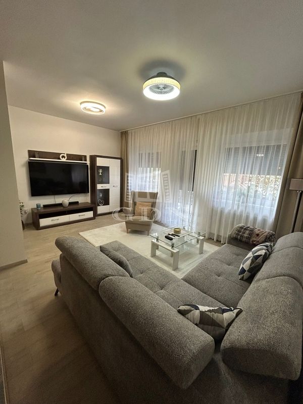 Eladó Balatonföldvár Sorház