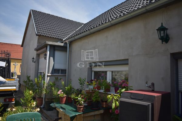 Eladó Magyarlak Családi ház