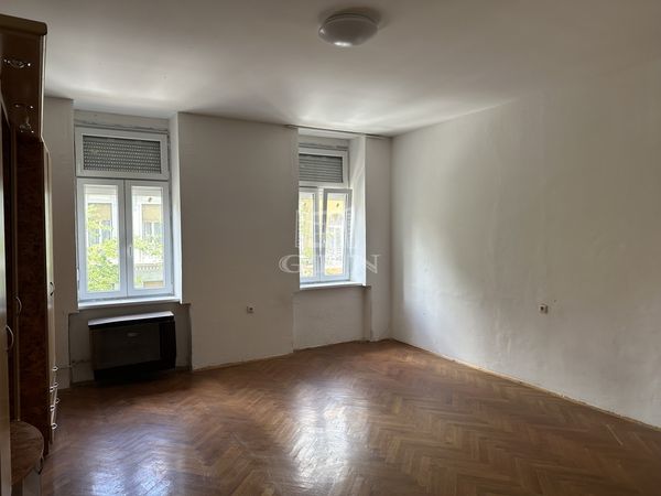 Eladó Szombathely Lakás (téglaépítésű)