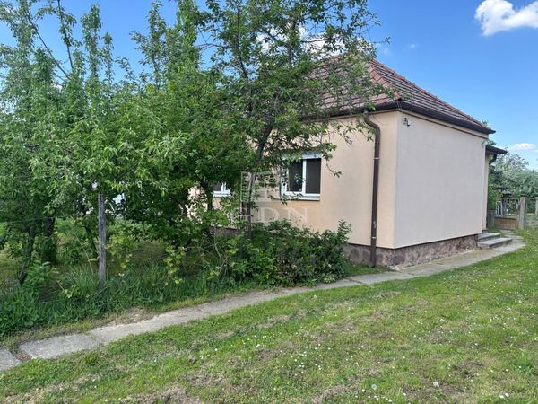 Eladó Egyházasrádóc Családi ház