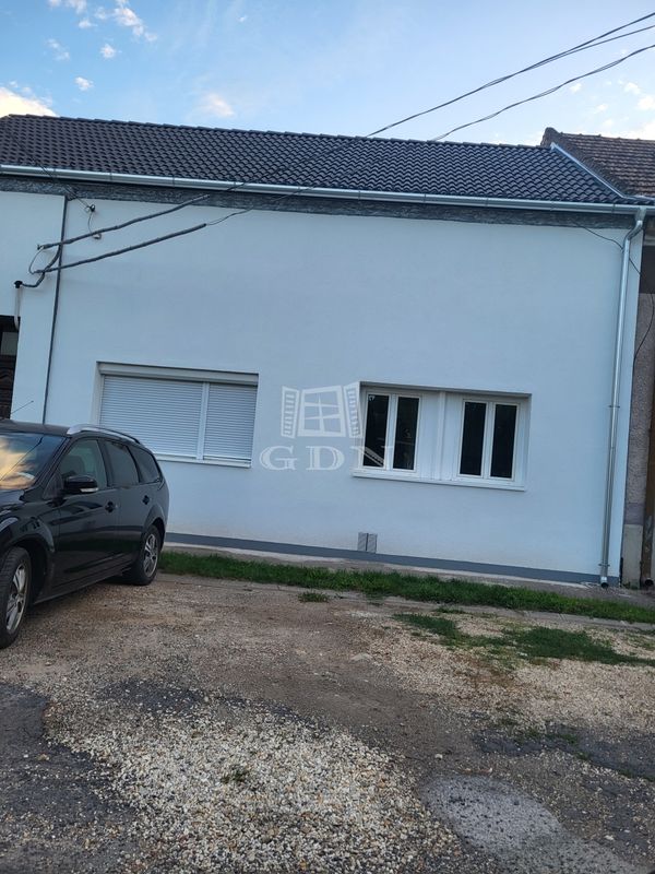 Eladó Szombathely Házrész