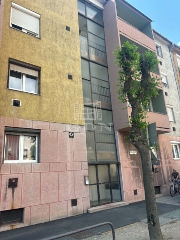 Eladó Szombathely Lakás (téglaépítésű)