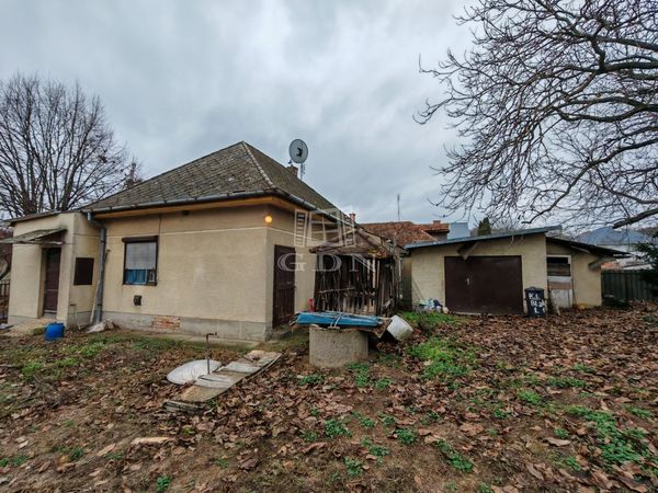 Eladó Pécel Családi ház