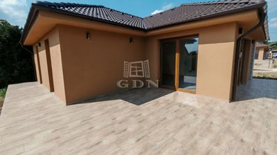 Csömör Ikerház - 145.000.000 Ft