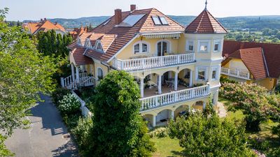 Hévíz 商业用 - 旅游行业 - 272.523.650 HUF