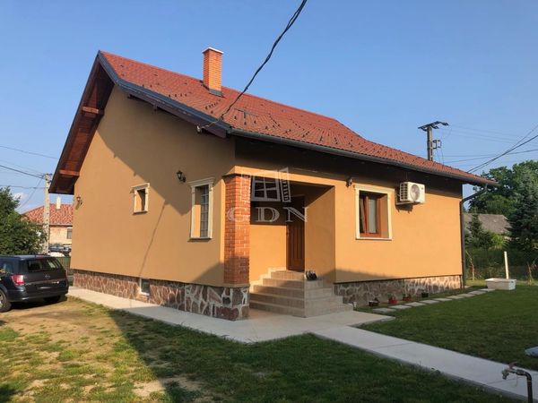 For sale Csörötnek Family House