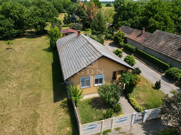 Vânzare Pusztakovácsi Casa Familiala