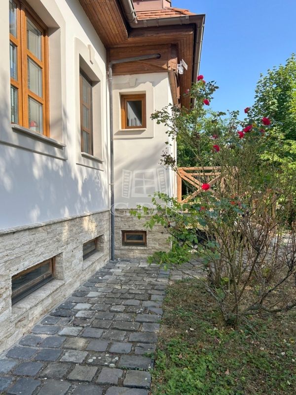 Eladó Gárdony Családi ház