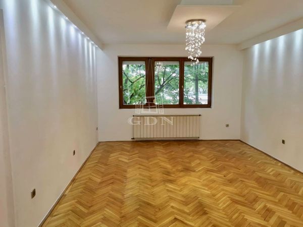 Kiadó Budapest III. kerület Lakás (téglaépítésű)