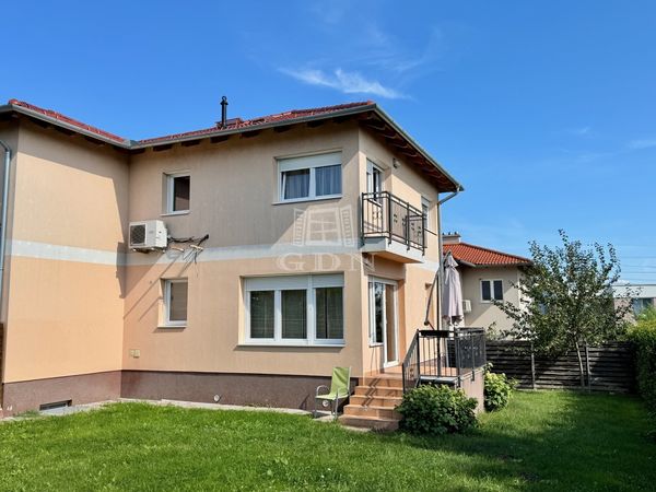 Eladó Budapest XXII. kerület Lakás (téglaépítésű)