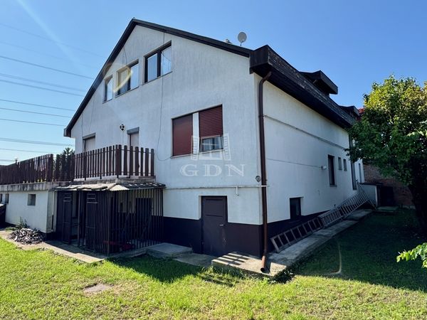 Eladó Budapest XXII. kerület Ikerház