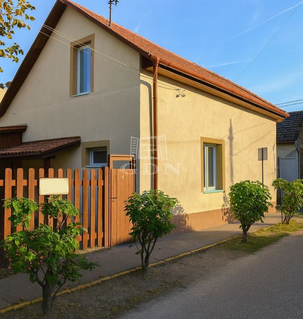 Eladó Budapest XXII. kerület Sorház