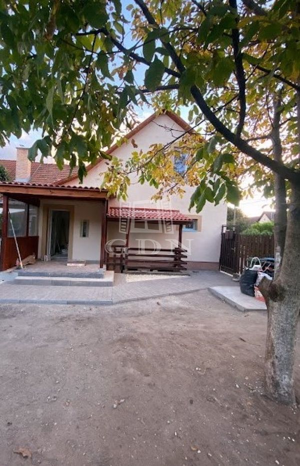 Eladó Budapest XXII. kerület Sorház