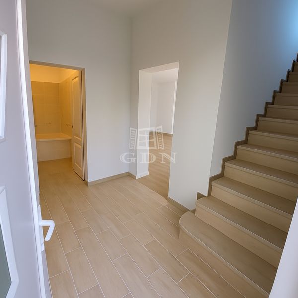 Eladó Budapest XXII. kerület Sorház