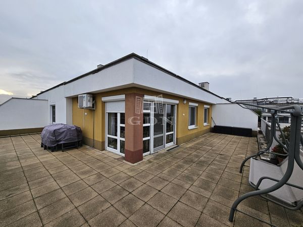 Kiadó Budapest X. kerület Lakás (téglaépítésű)