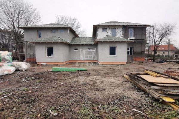 Eladó Budapest XXII. kerület Ikerház