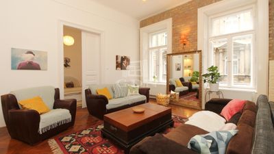 Budapest, VI. kerület Lakás - 400.000 Ft