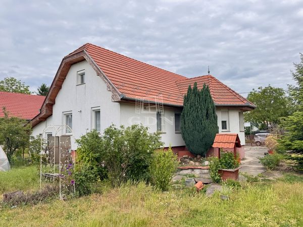 For sale Halásztelek Family House