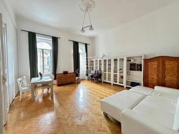 Продается Budapest VI. kerület Квартира (кирпичная)