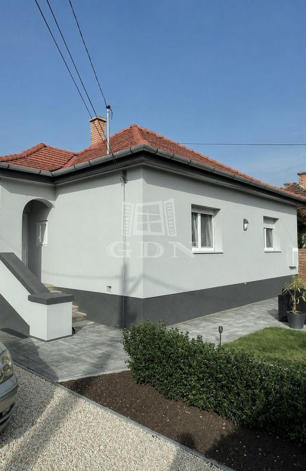Eladó Budapest XXII. kerület Ikerház