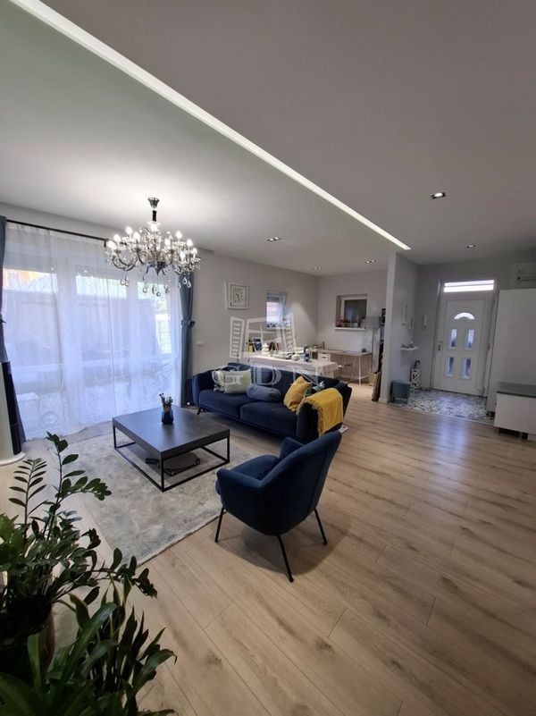 Eladó Budapest X. kerület Lakás (téglaépítésű)