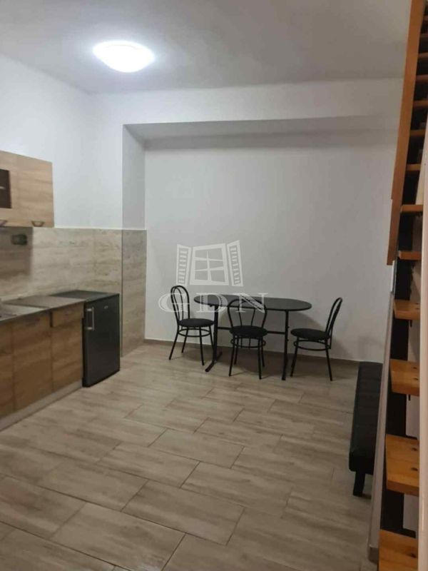 Eladó Budapest V. kerület Lakás (téglaépítésű)